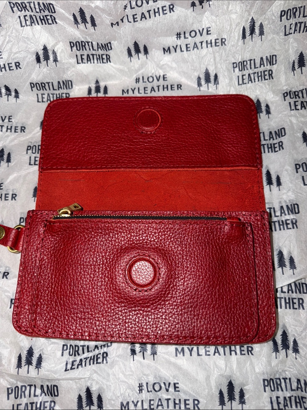 NEW Portland Leather Lily Wristlet in Chili Red org$120 (AP) - Picture 2 of 7